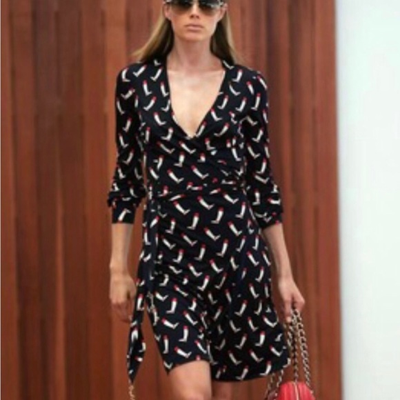 Vintage Gucci equestrian boot print wrap dress 40 from print ad - Picture 3 of 6